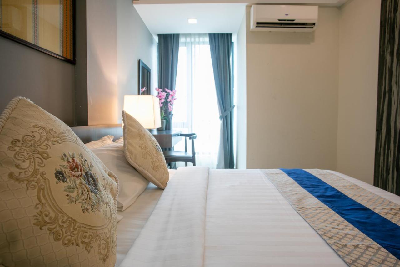 Sky Hotel Kota Kinabalu Exteriör bild