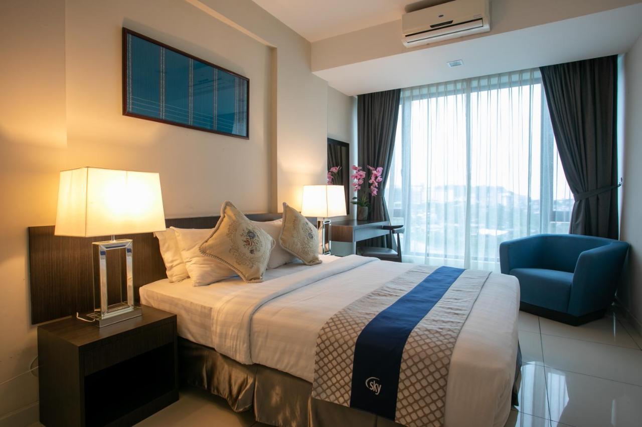 Sky Hotel Kota Kinabalu Exteriör bild