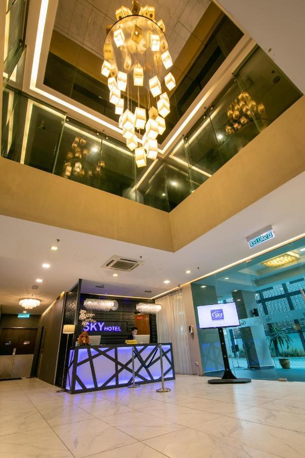 Sky Hotel Kota Kinabalu Exteriör bild