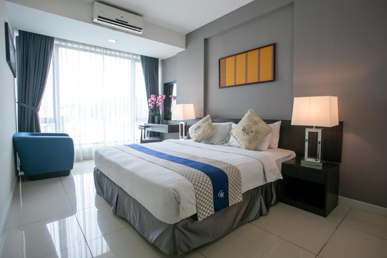 Sky Hotel Kota Kinabalu Exteriör bild
