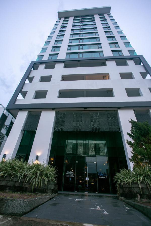 Sky Hotel Kota Kinabalu Exteriör bild